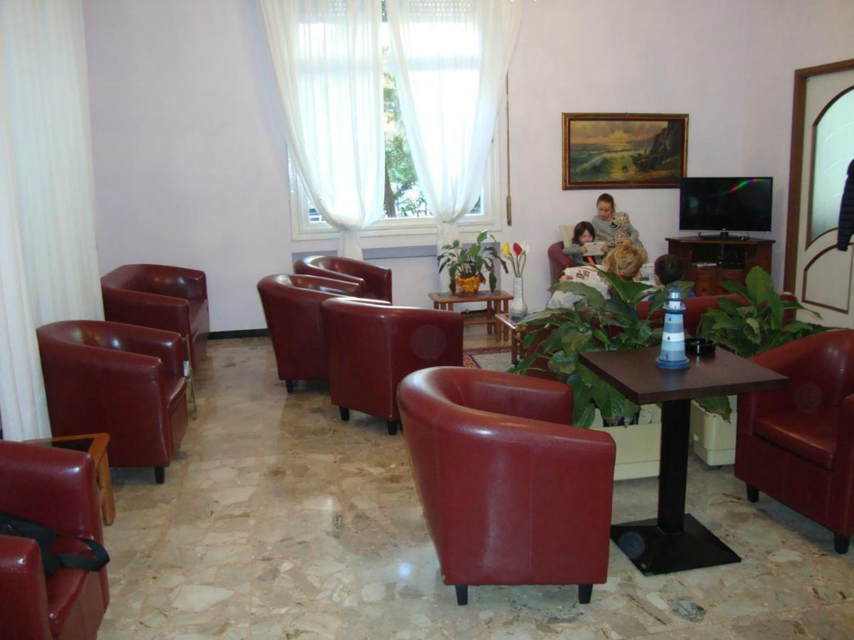 Hotel Olimpia Алассио Экстерьер фото