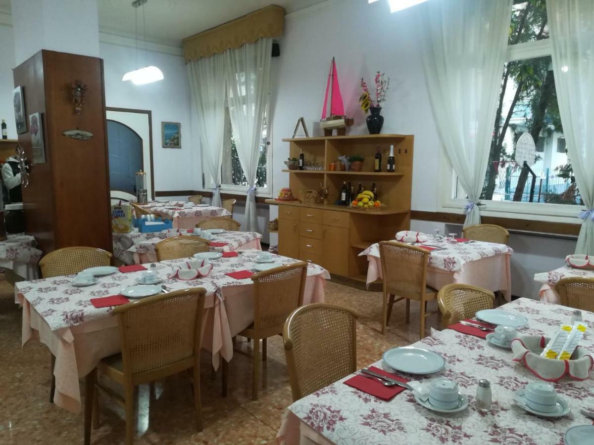 Hotel Olimpia Алассио Экстерьер фото