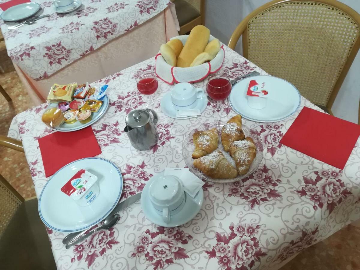 Hotel Olimpia Алассио Экстерьер фото