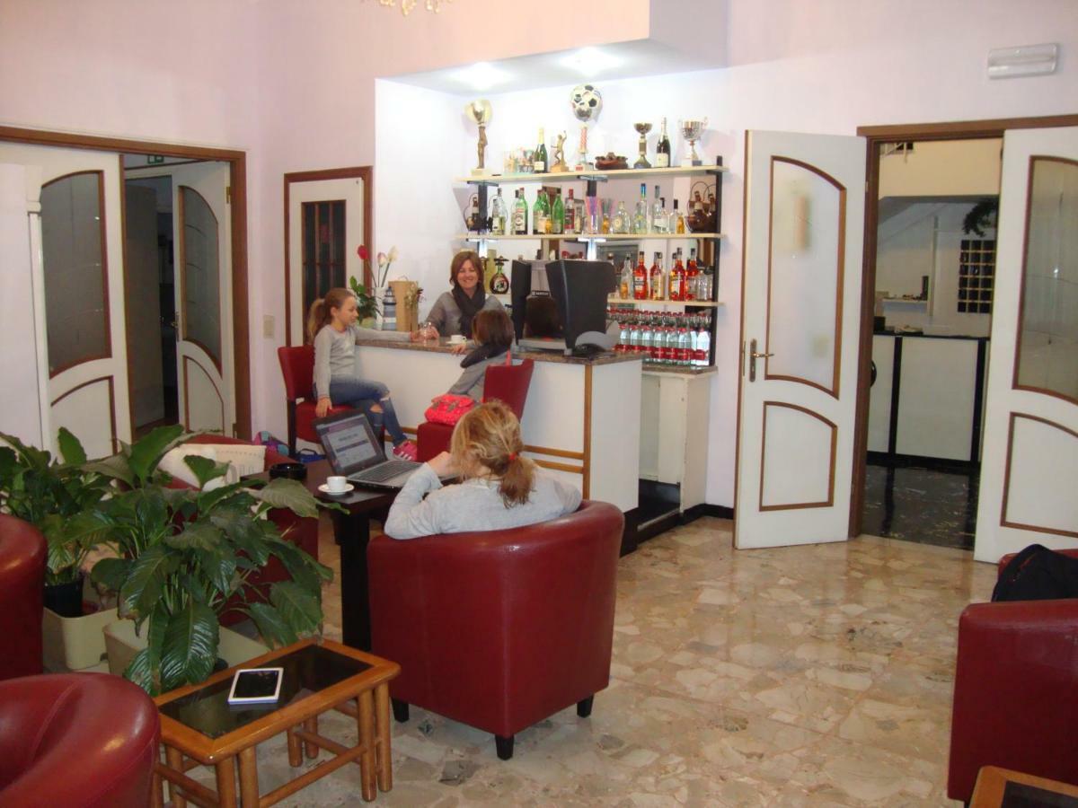 Hotel Olimpia Алассио Экстерьер фото