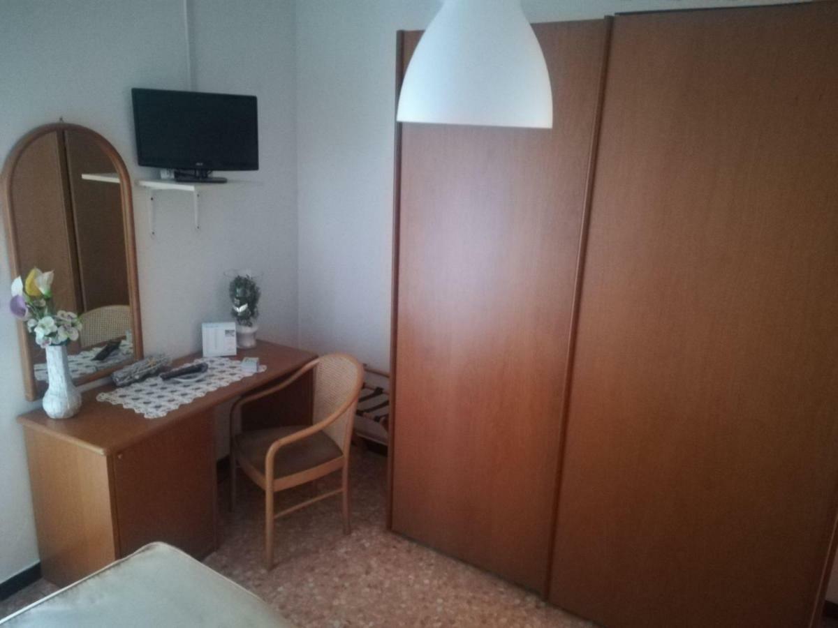 Hotel Olimpia Алассио Экстерьер фото