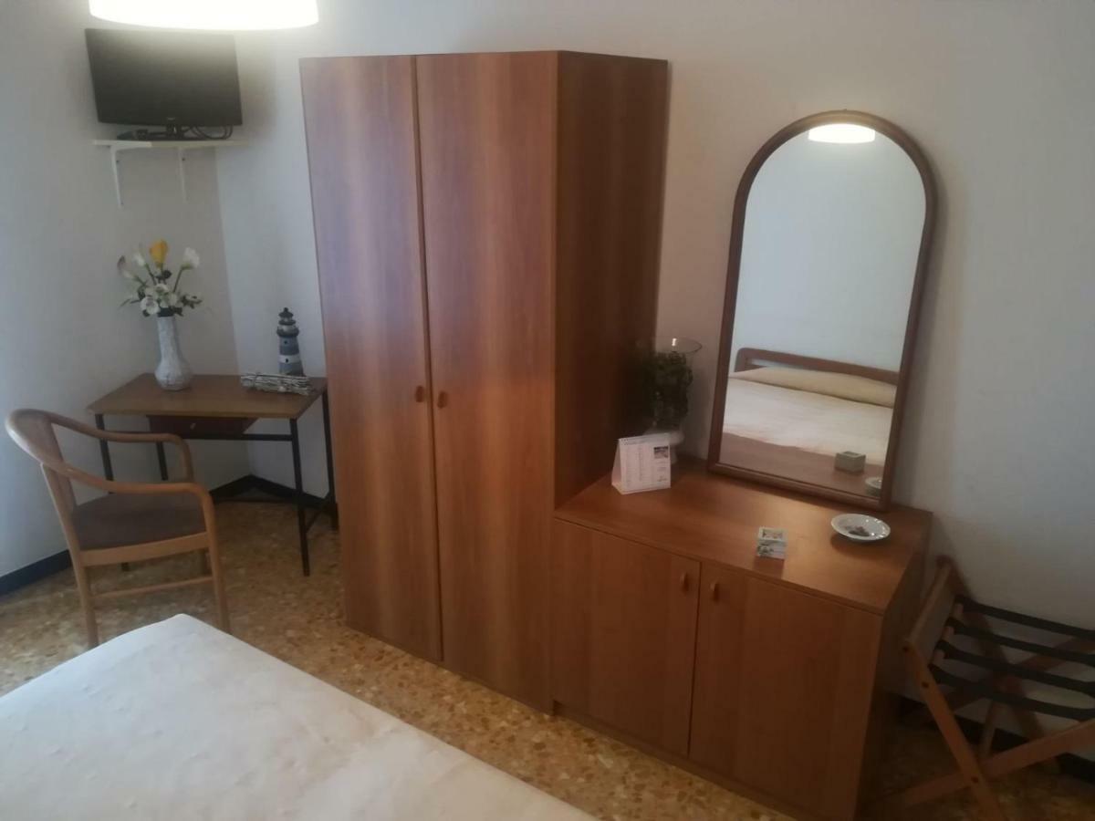 Hotel Olimpia Алассио Экстерьер фото
