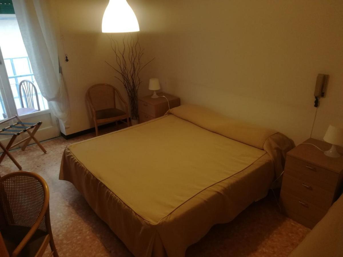 Hotel Olimpia Алассио Номер фото